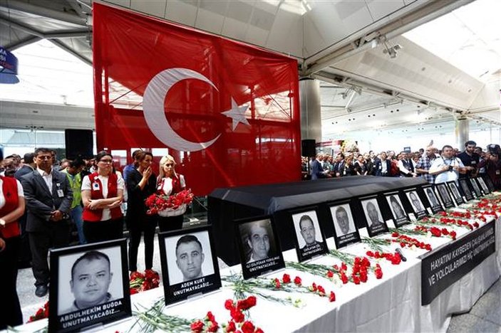 Atatürk Havalimanı'nda hayatını kaybedenler için tören