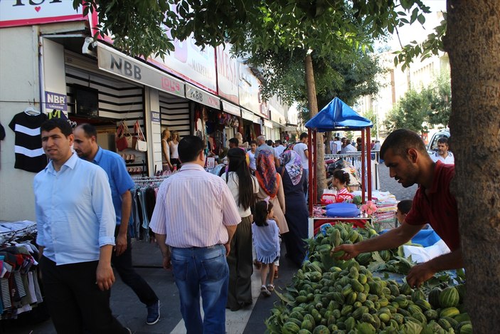 Sur'da bayram hareketliliği