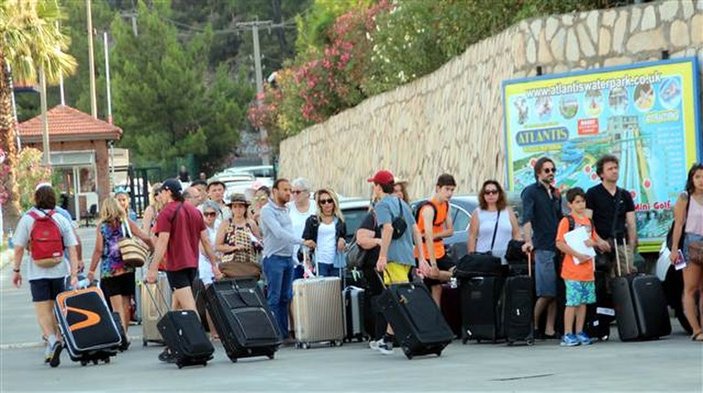 Tatilciler Yunan adalarına akın ediyor