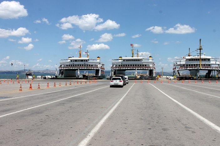 Bayram tatili dönüşü trafik yoğunluğu