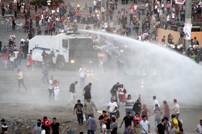 Türkiye’nin TOMA kullanan tek kadın polisi