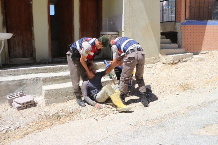 Mersin'de cami inşaatı çöktü: 1 ölü