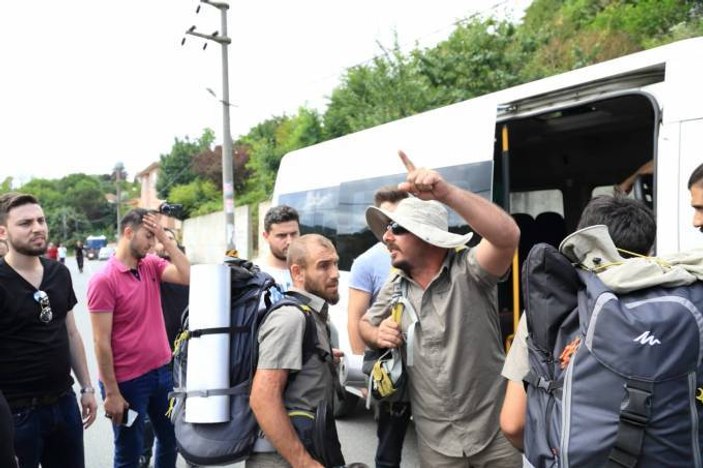 Şemdinli'ye giden 'barış yürüyüşçüleri' Sakarya'da