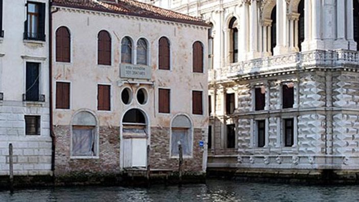 Johnny Depp Venedik'teki evini satışa çıkardı