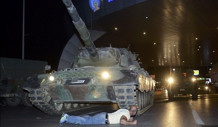 FETÖ darbesini halk durdurdu