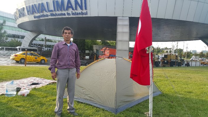 Atatürk Havalimanı'nda çadırlı demokrasi nöbeti