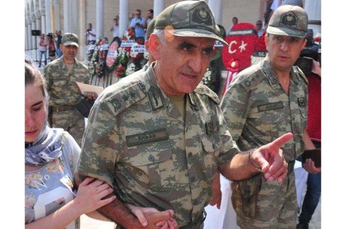 Şehit cenazesine katılan tümgeneral: Türk askeri katil değil