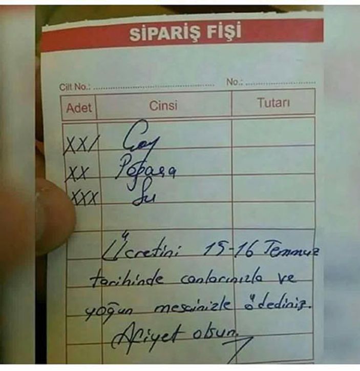 Polislerin sipariş fişine yazılan duygu dolu not