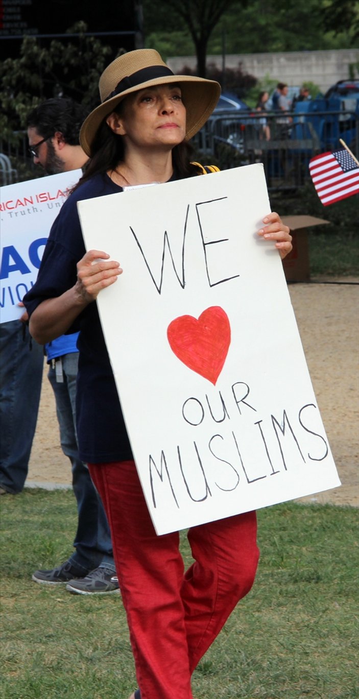 Amerikalı Müslümanlar terörizme karşı Washington'da