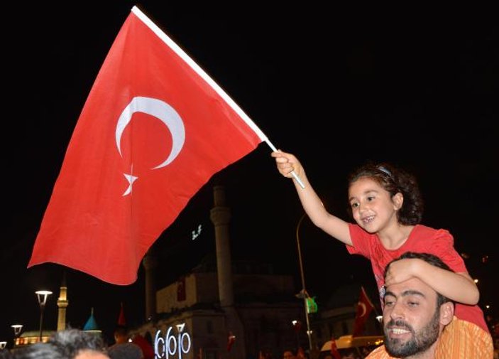 Konya'da demokrasi nöbeti devam ediyor