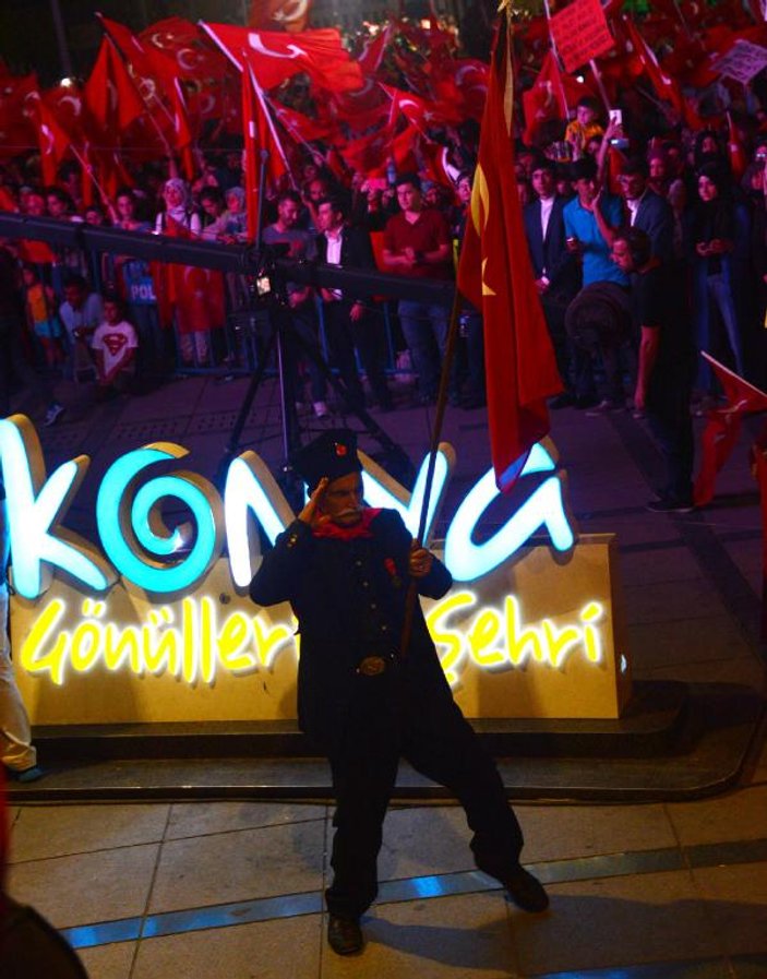 Konya'da demokrasi nöbeti devam ediyor