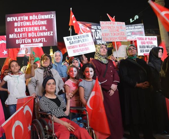 Konya'da demokrasi nöbeti devam ediyor