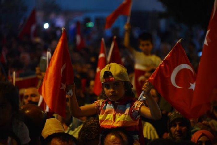 Konya'da demokrasi nöbeti devam ediyor