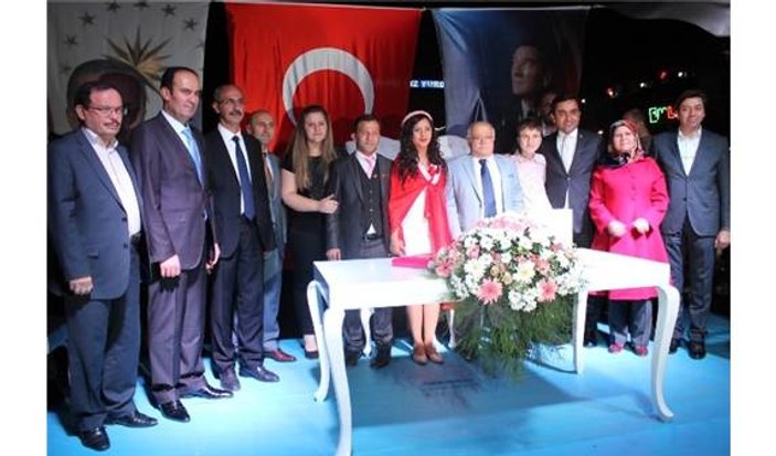 Kırşehir'de demokrasi nöbetinde nikah kıyıldı