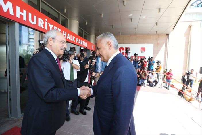 Başbakan Yıldırım CHP Genel Merkezi'ne gitti