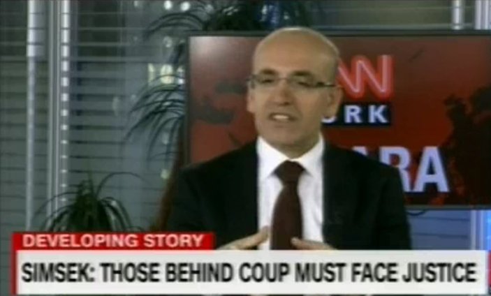 Mehmet Şimşek  canlı yayında CNN sunucusunu bozdu