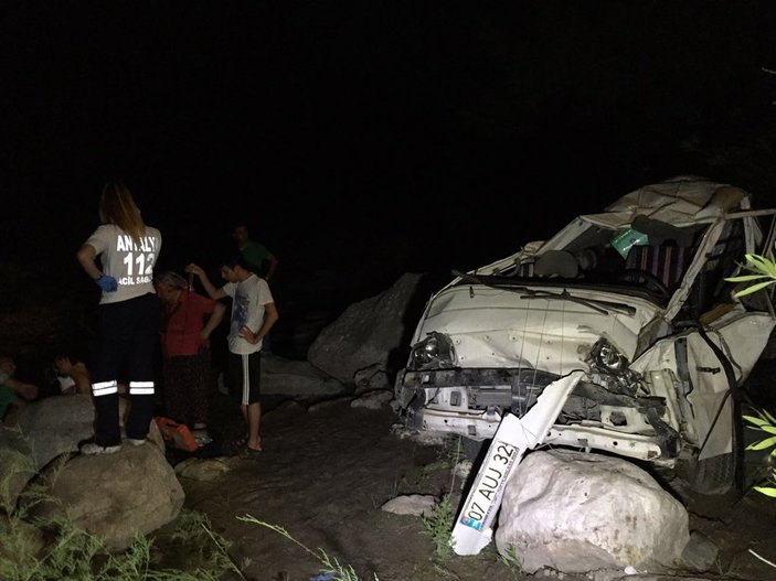 Antalya'da kaza: 2 ölü 9 yaralı