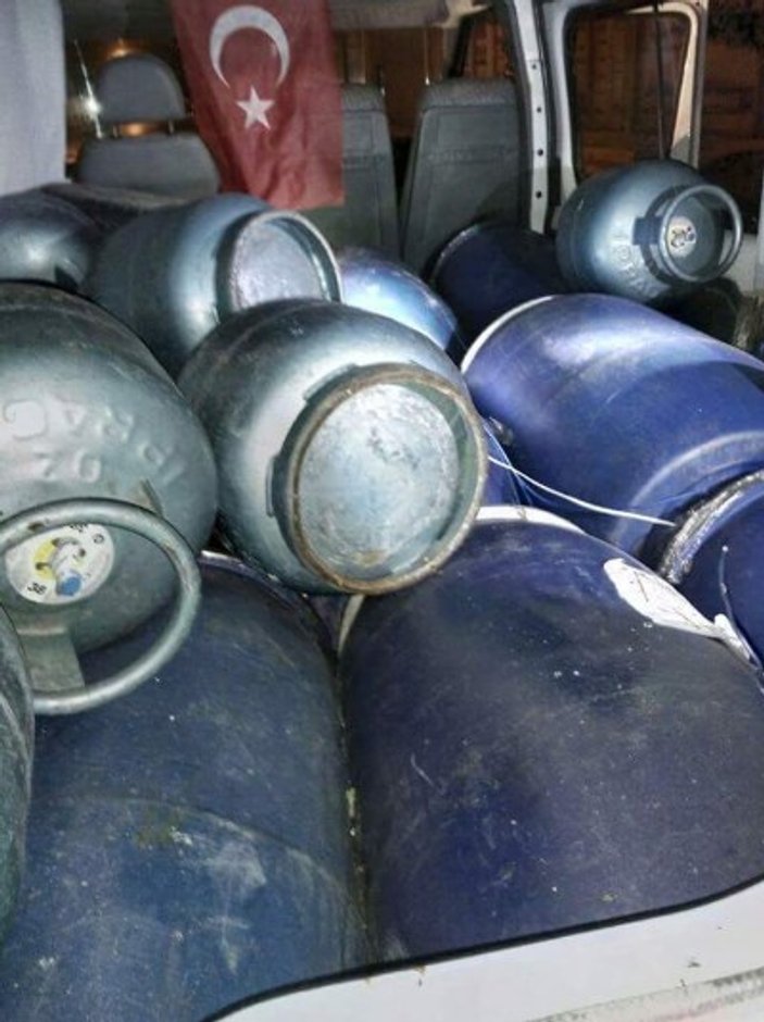 Bitlis'te 1 ton bomba yüklü araç bulundu