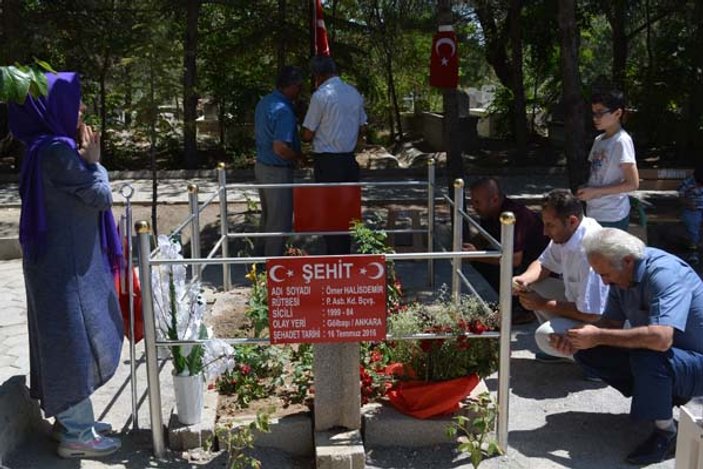 Niğde'deki kahraman askerin mezarı ziyaretçi akınına uğruyor