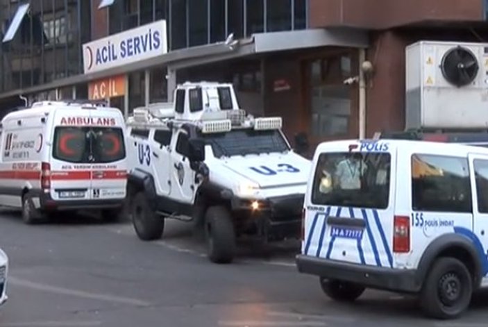 Gaziosmanpaşa'da şüpheliler ile polis arasında arbede
