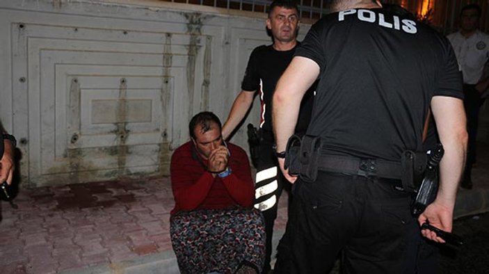 Antalya'da kadın kıyafetli erkek gözaltına alındı