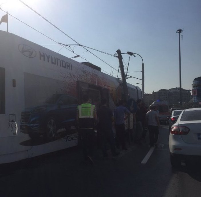 İstanbul’da tramvay kazası: 3 yaralı