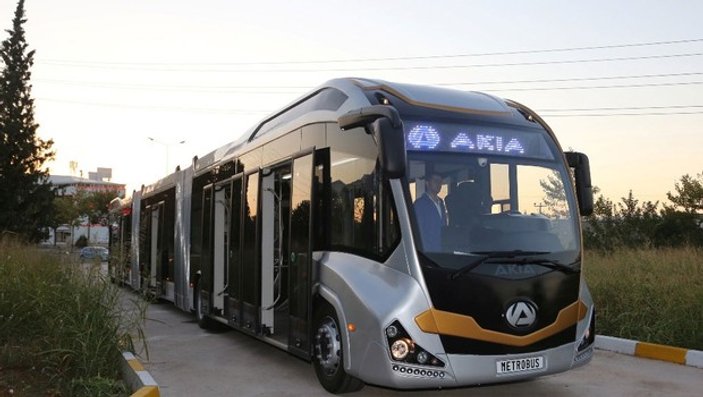 Türkiye'nin ilk yerli metrobüsü üretime geçti