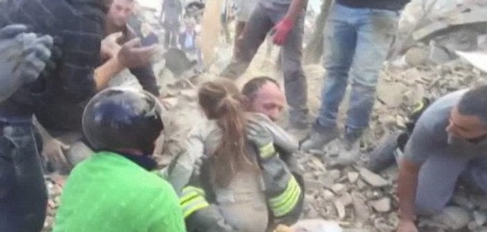 İtalya'daki depremde mucizevi kurtuluş