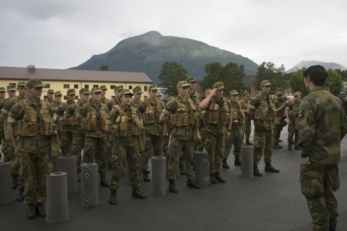 Norveç'te kadınlara zorunlu askerlik başladı