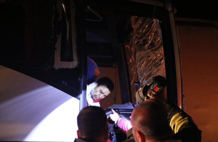 Edirne'de yolcu otobüsü ile tır çarpıştı: 11 yaralı