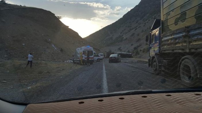 Hakkari'de askeri konvoya hain saldırı: 1 sivil şehit