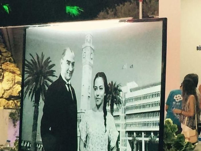 İzmir'de Atatürk'le omuz omuza poz verme imkanı