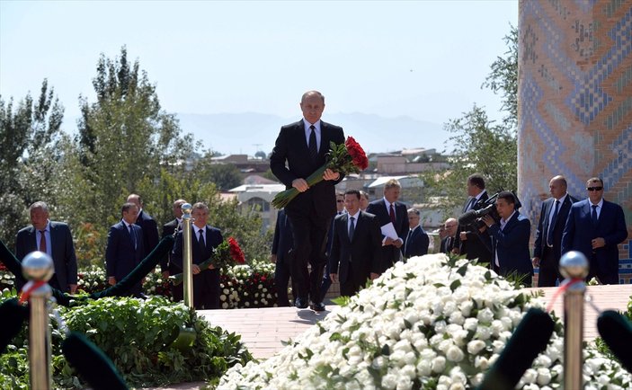 Putin, Kerimov'un mezarını ziyaret etti