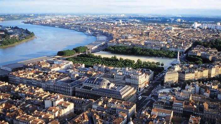 Mimarisiyle büyüleyen şehir: Bordeaux