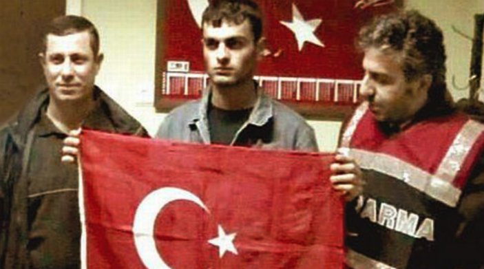 Ogün Samast'la poz veren polisler FETÖ'cü çıktı