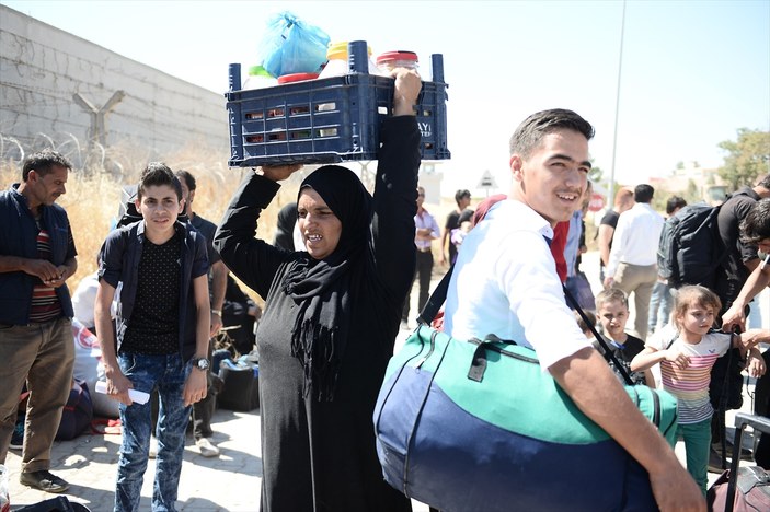 Suriyeliler eve dönüş yolunda