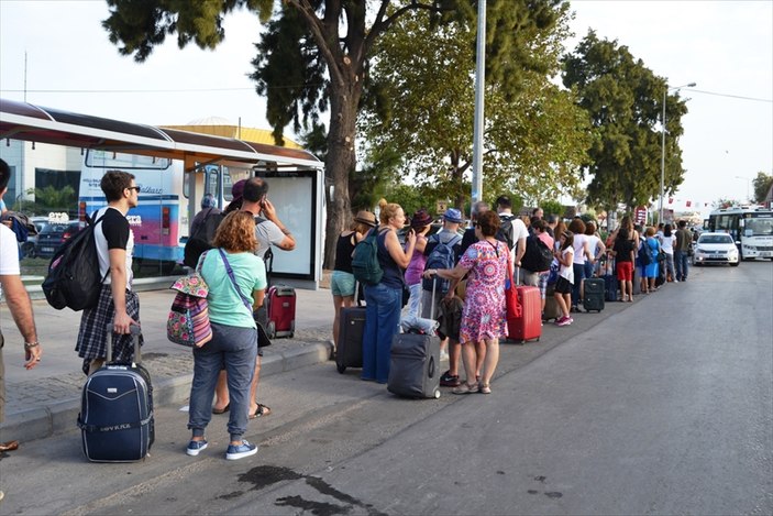 Midilli Adası'na tatilci akını başladı