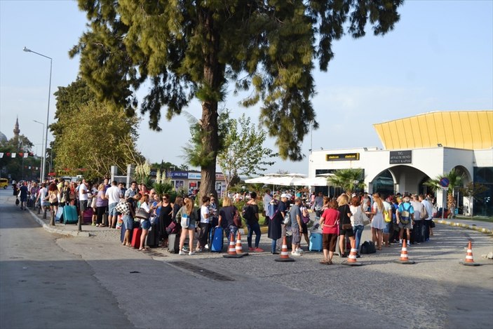 Midilli Adası'na tatilci akını başladı