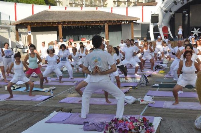 Kuşadası'nda uluslararası yoga ve dans festivali