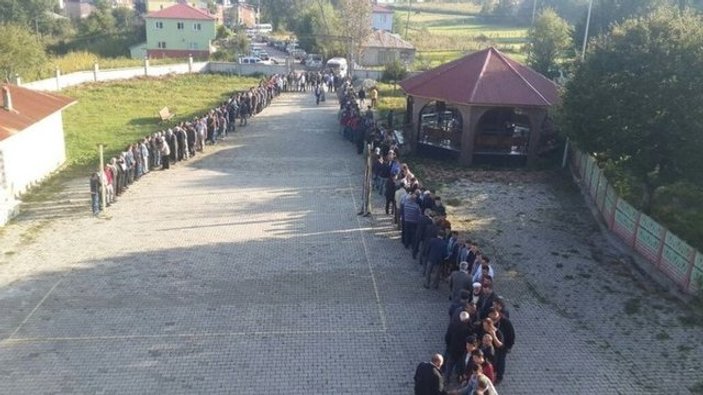 Ordu'da imam cemaati bayramlaşmadan bırakmadı