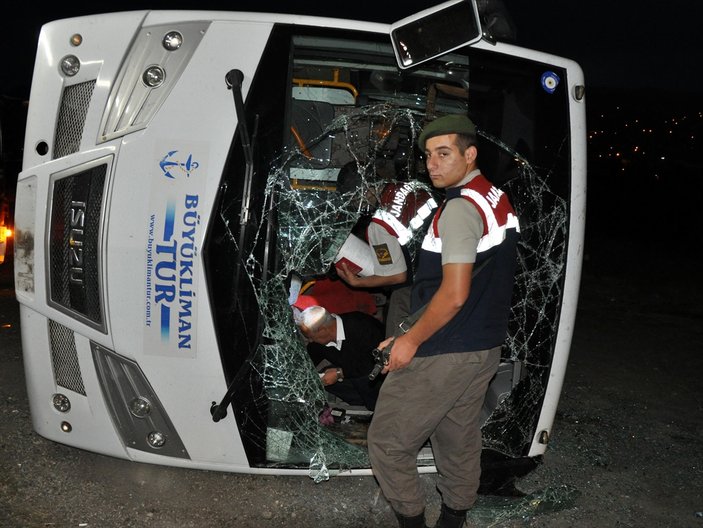Kırıkkale'de midibüs devrildi