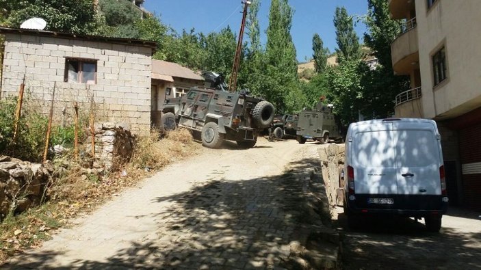 Hakkari'de AK Partili siyasetçiye silahlı saldırı