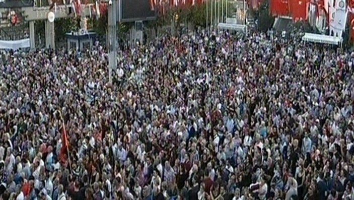 Tarık Akan'ı Bakırköy'de on binler uğurladı