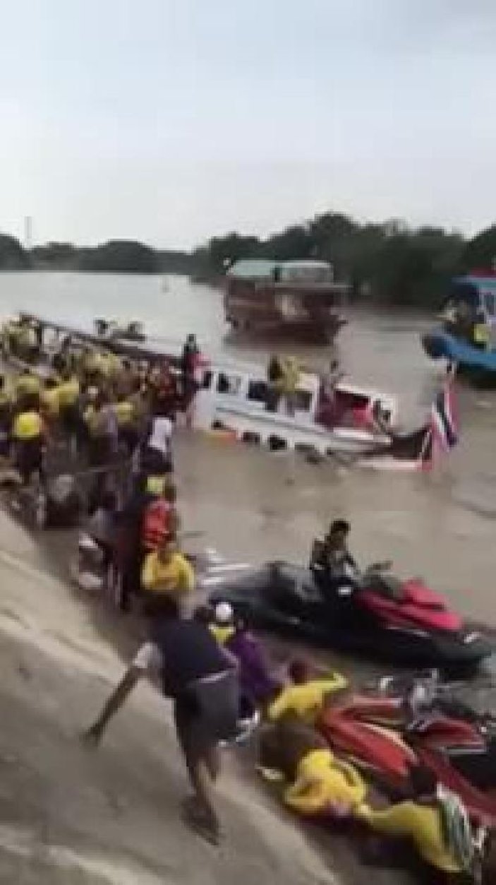 Taylandlı Müslümanları taşıyan feribot battı: 13 ölü