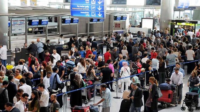Bayramda havalimanlarından 2 milyon yolcu seyahat etti