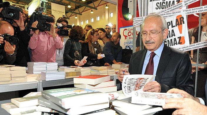 Kılıçdaroğlu bayramda Nutuk'u bir kez daha okudu