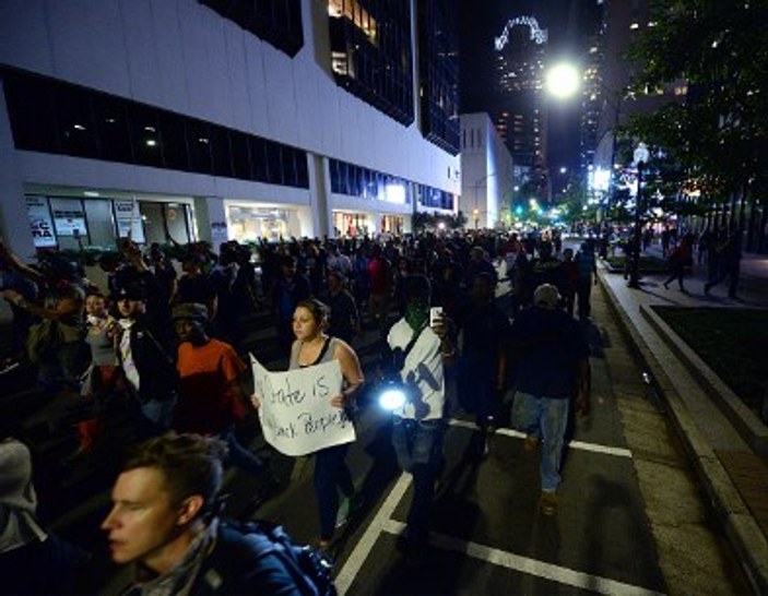 ABD’de polis şiddeti protestoları artarak devam ediyor