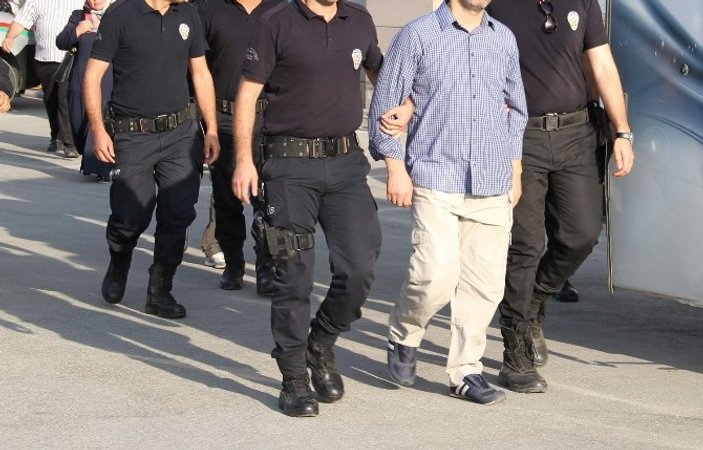 Uşak’ta FETÖ’den 15 öğretmen gözaltına alındı