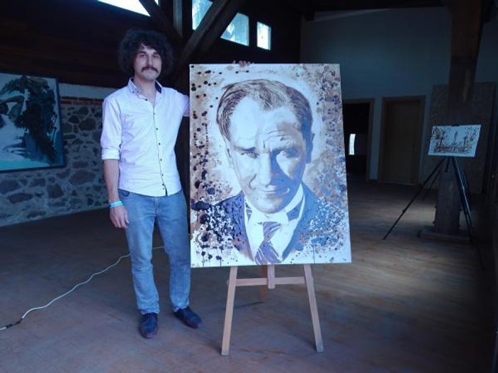Kahveden Atatürk portresi