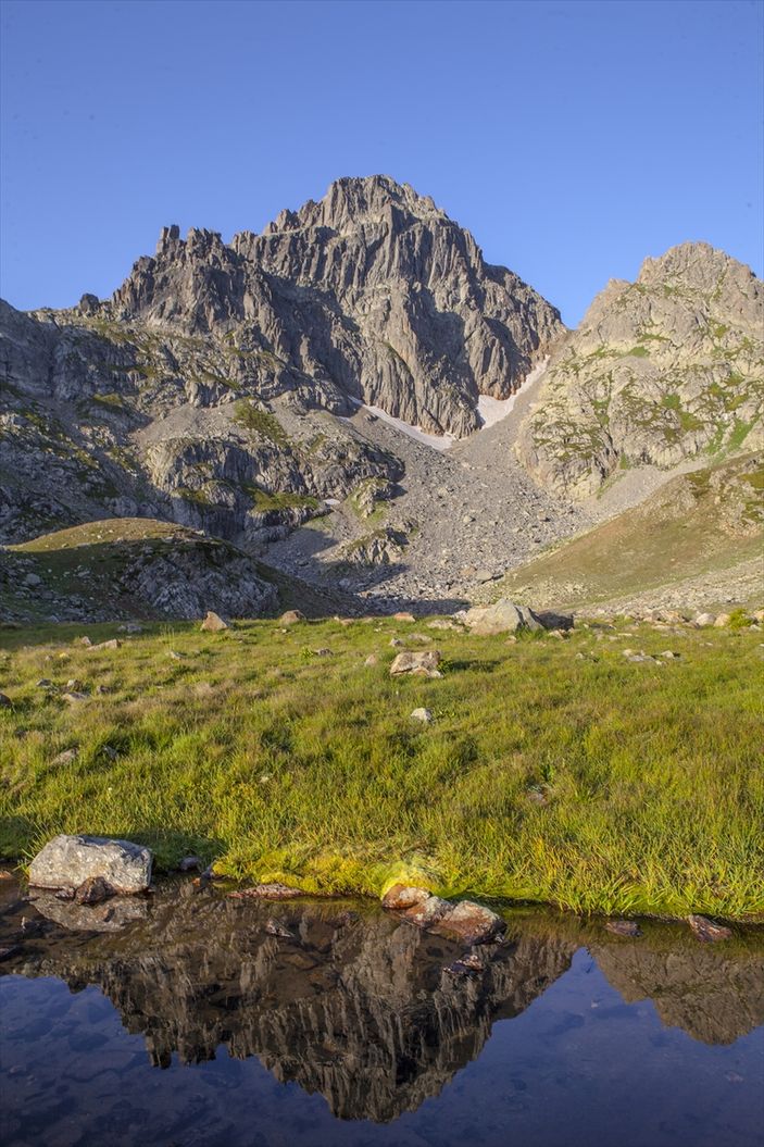 Bulutların Üzerindeki Marsis Dağı